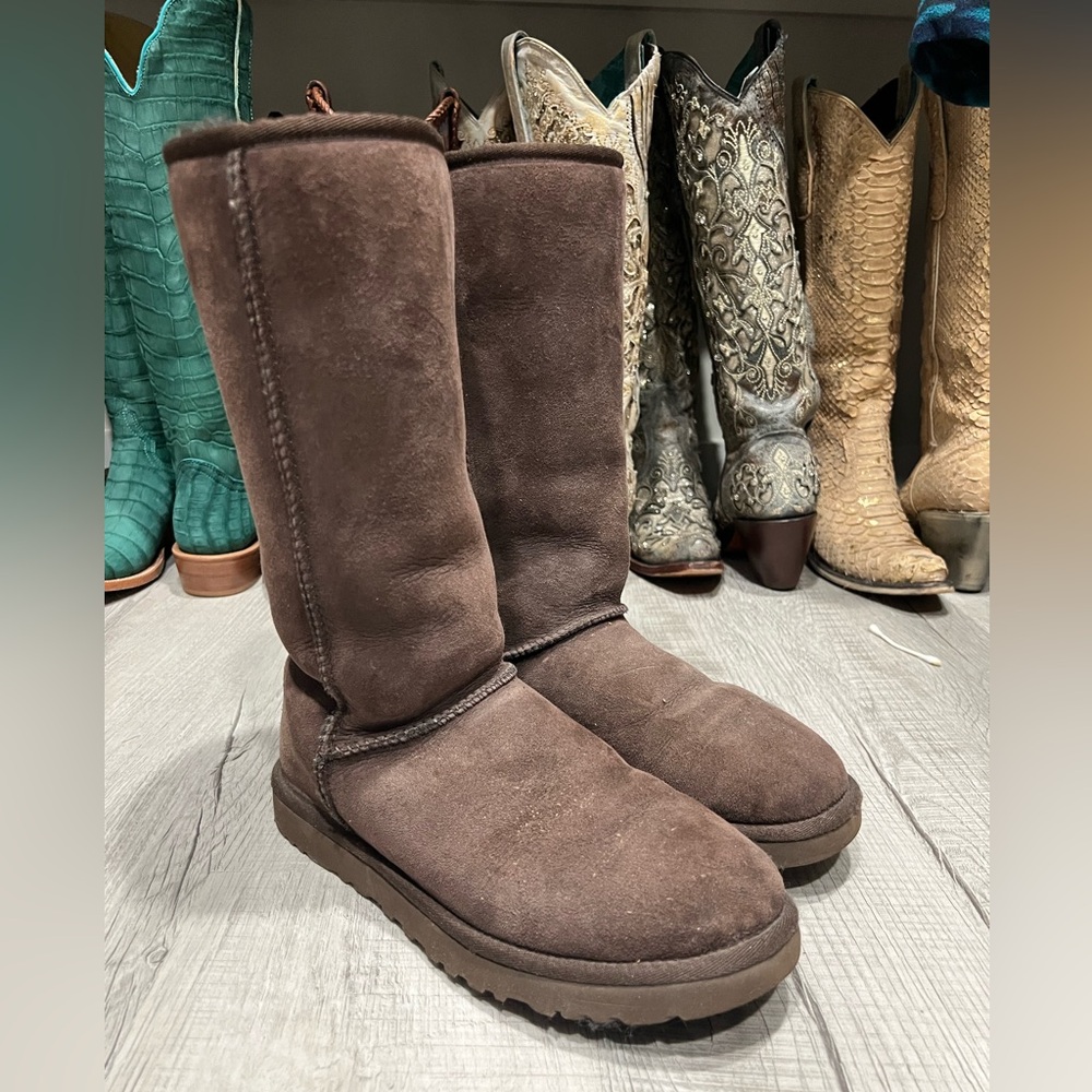 Ugg Wms Brown Classic Size 8